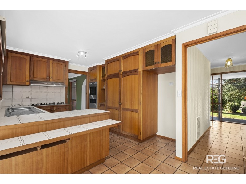 7 HUNTLY CLOSE, Highton VIC 3216