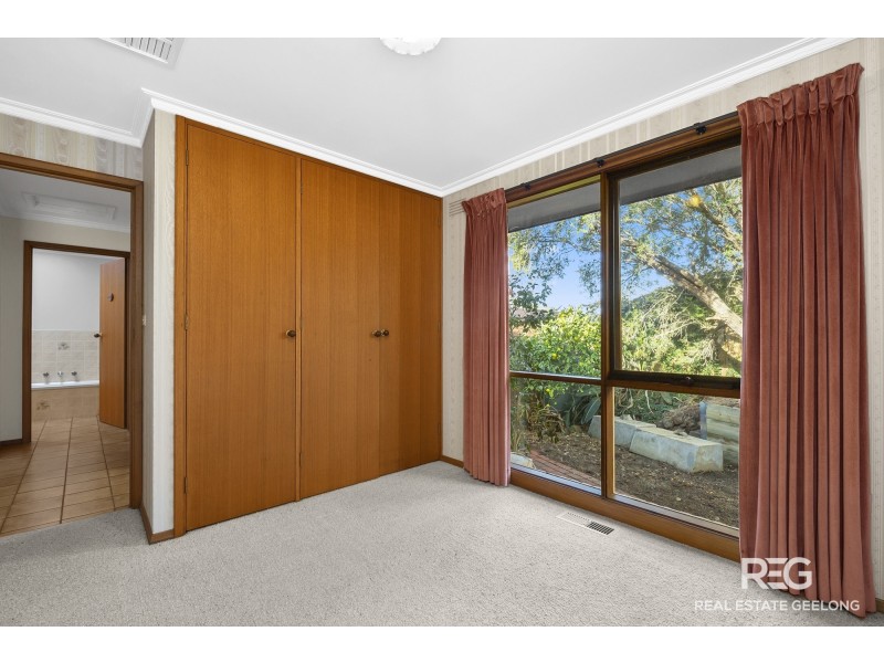 7 HUNTLY CLOSE, Highton VIC 3216