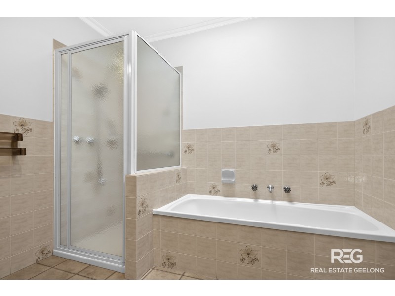 7 HUNTLY CLOSE, Highton VIC 3216