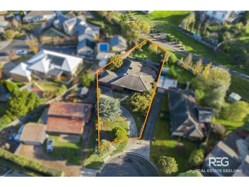 7 HUNTLY CLOSE, Highton VIC 3216