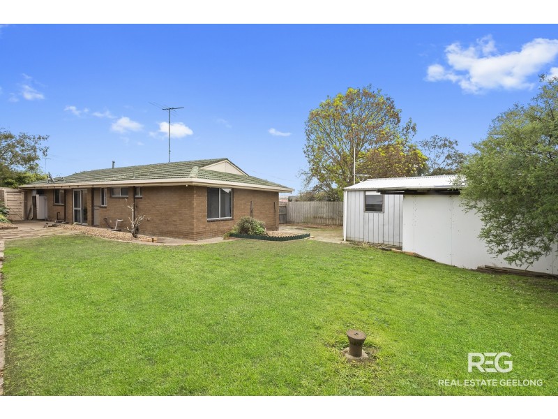 1 CARNARVON DRIVE, Grovedale VIC 3216
