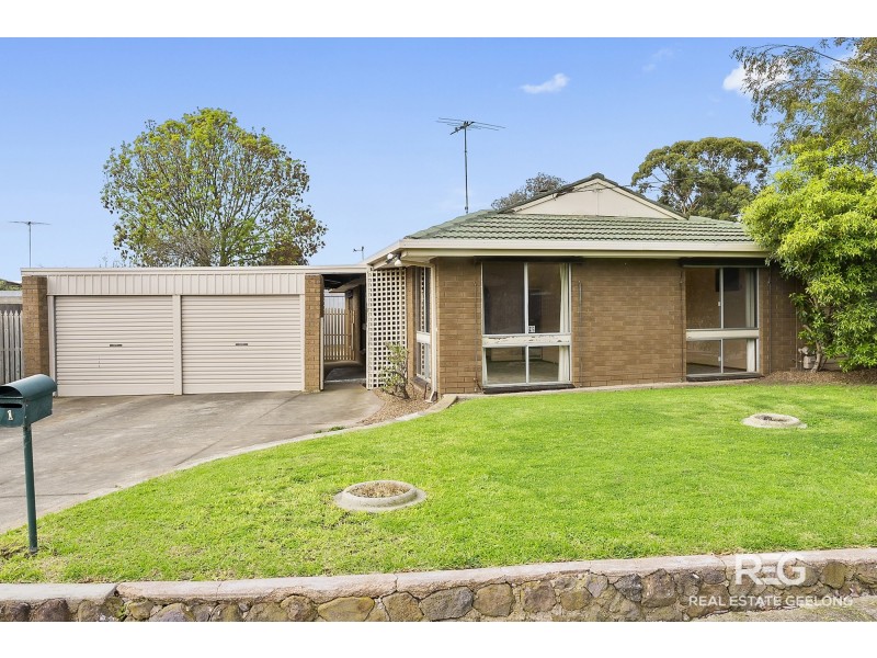 1 CARNARVON DRIVE, Grovedale VIC 3216
