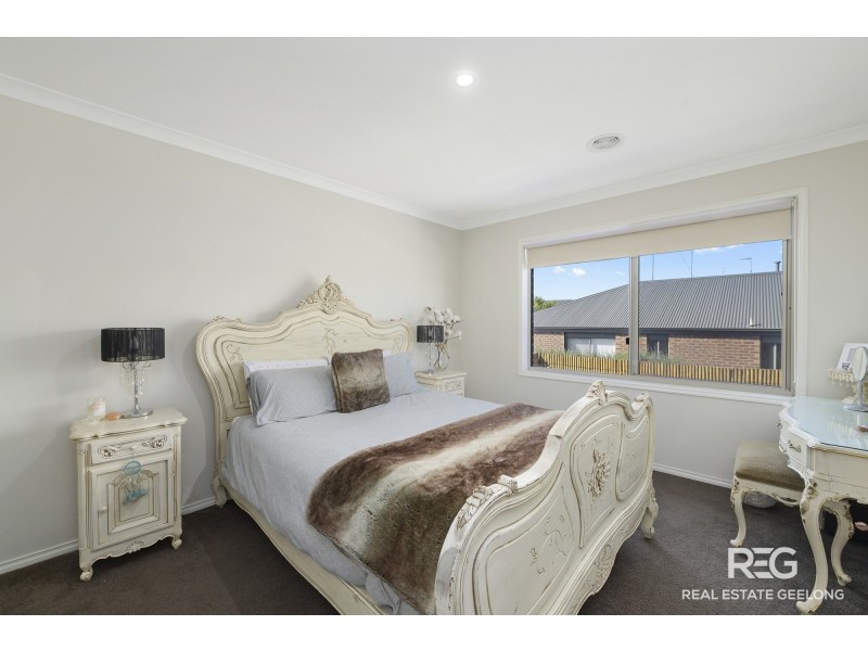 2 HEADLAND DRIVE, Leopold VIC 3224