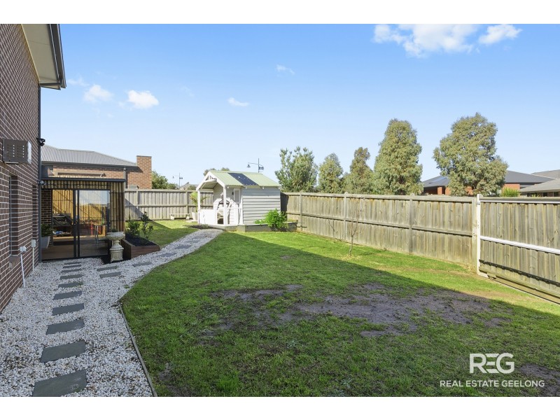 2 HEADLAND DRIVE, Leopold VIC 3224