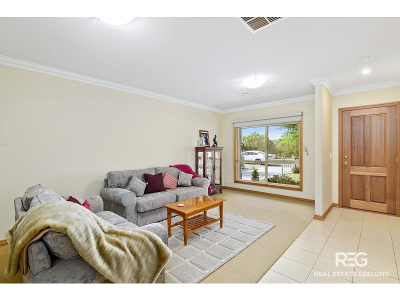 4/26 BUCKINGHAM STREET, Lara VIC 3212