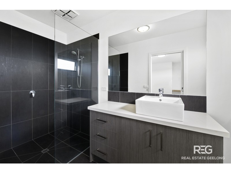 3/11 TOYNE AVENUE, Hamlyn Heights VIC 3215