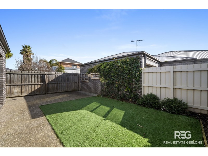 3/11 TOYNE AVENUE, Hamlyn Heights VIC 3215