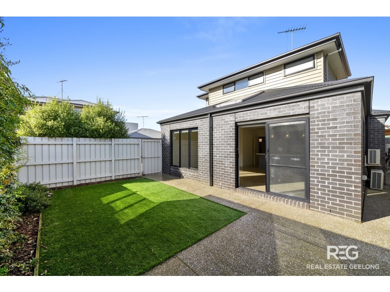 3/11 TOYNE AVENUE, Hamlyn Heights VIC 3215