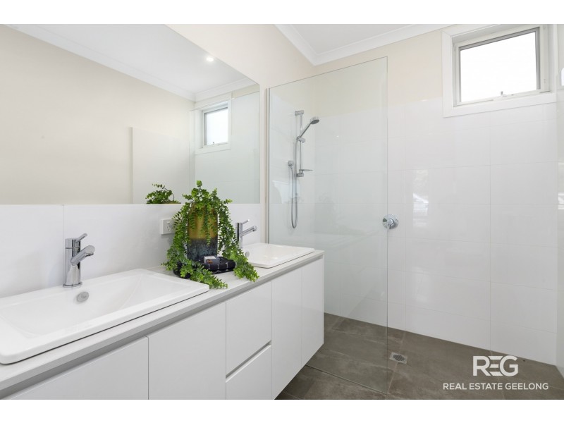 10 MCKEOWN LANE, Belmont VIC 3216