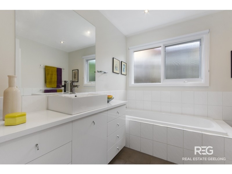 21 CHALLAMBRA CRESCENT, Highton VIC 3216
