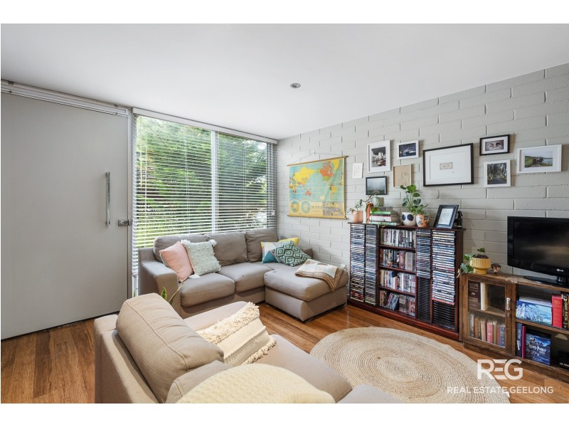 4/25 ELIZABETH STREET, Highton VIC 3216