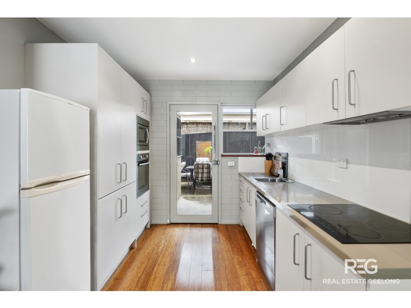 4/25 ELIZABETH STREET, Highton VIC 3216