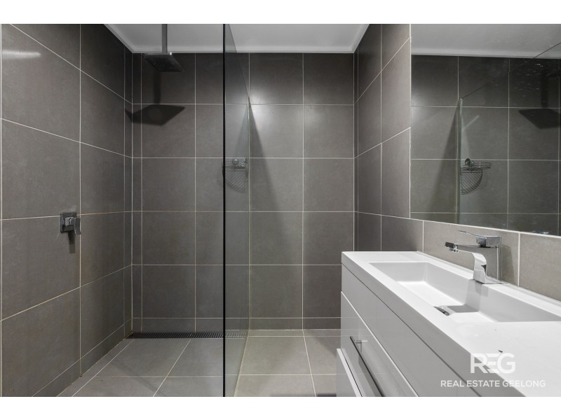 4/25 ELIZABETH STREET, Highton VIC 3216