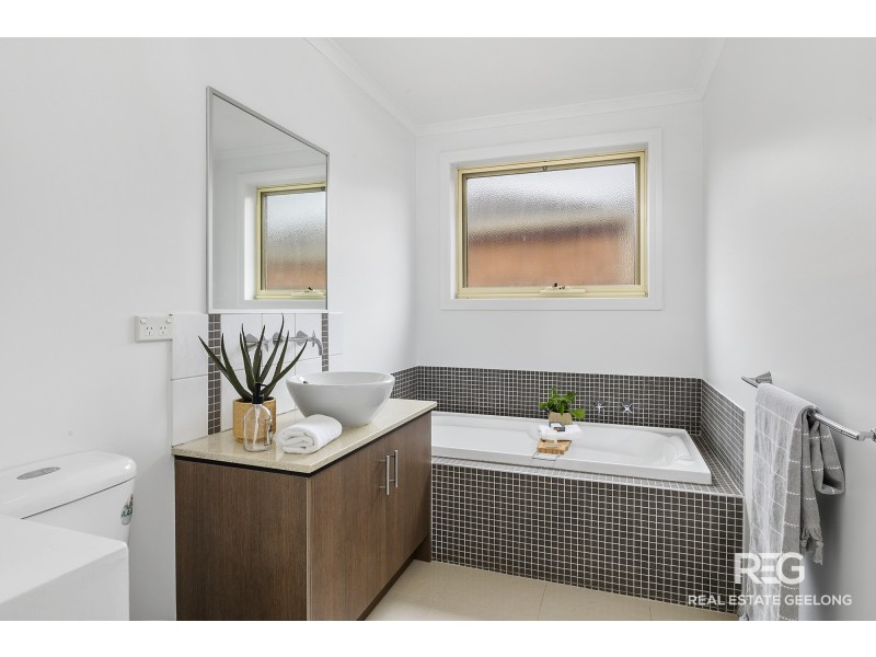 3 RESOLUTE DRIVE, Waurn Ponds VIC 3216