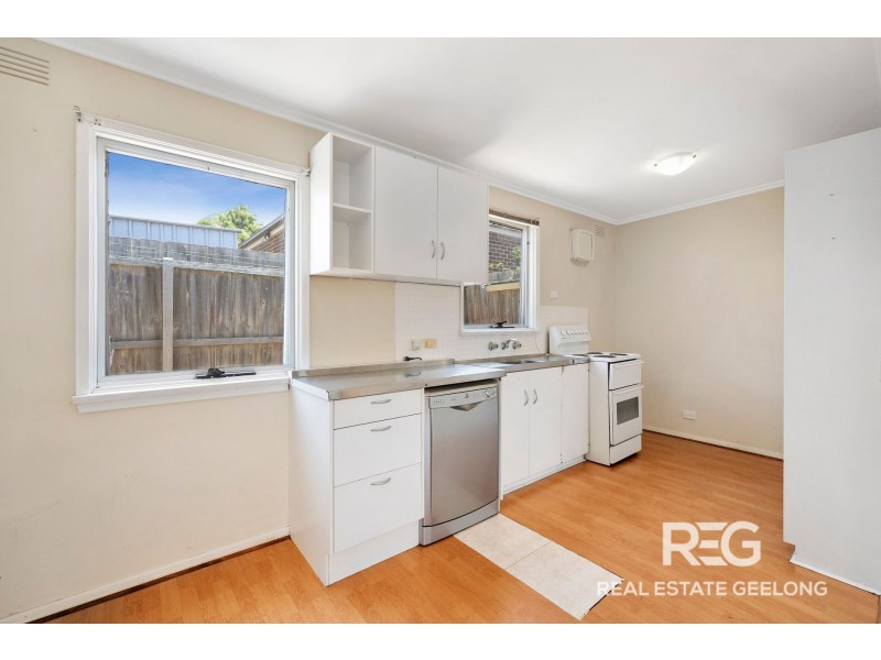 2/3 MATLOCK STREET, Herne Hill VIC 3218