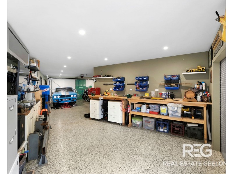 2 MERINO COURT, Highton VIC 3216