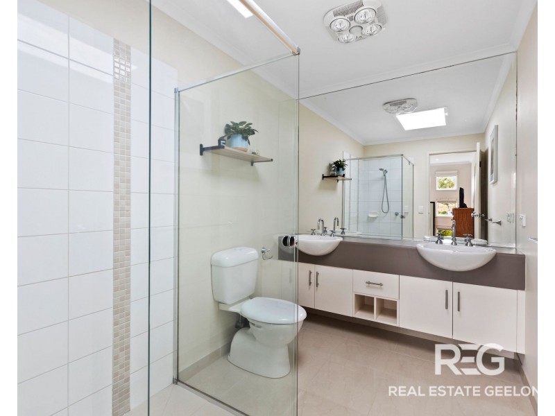 17 Lein Court, Highton VIC 3216