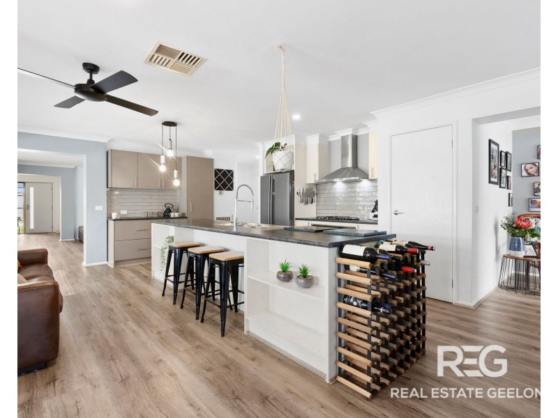 52 Pearl Bay Passage, St Leonards VIC 3223