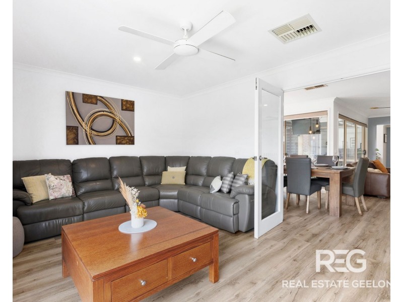 52 Pearl Bay Passage, St Leonards VIC 3223