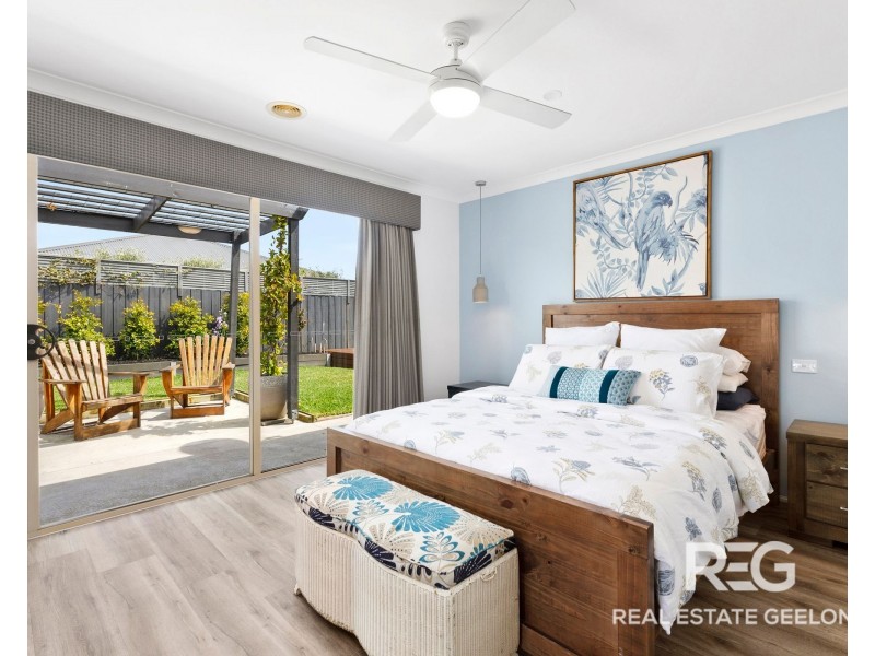52 Pearl Bay Passage, St Leonards VIC 3223