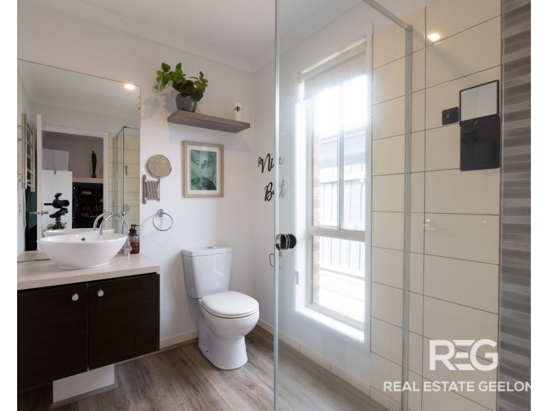 52 Pearl Bay Passage, St Leonards VIC 3223