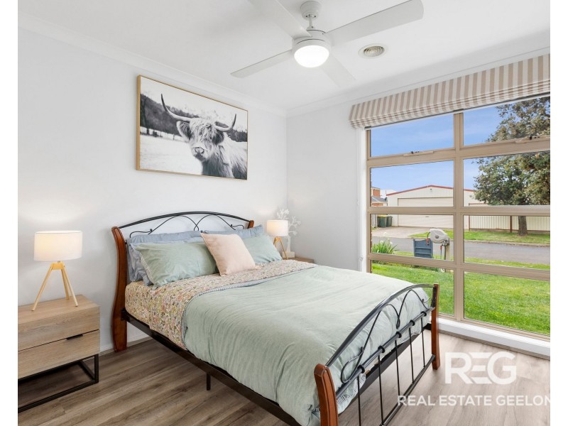 52 Pearl Bay Passage, St Leonards VIC 3223