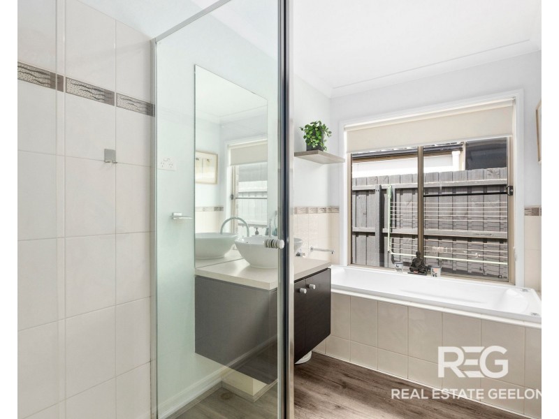 52 Pearl Bay Passage, St Leonards VIC 3223