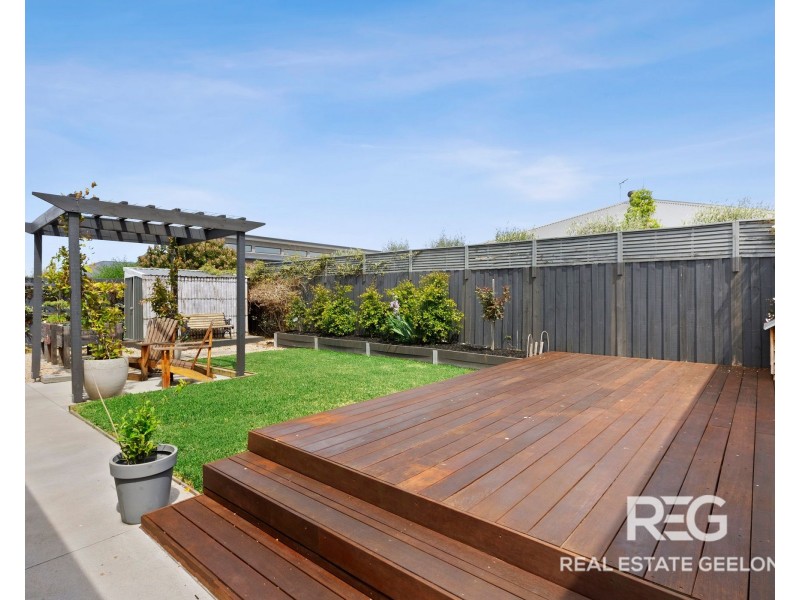 52 Pearl Bay Passage, St Leonards VIC 3223