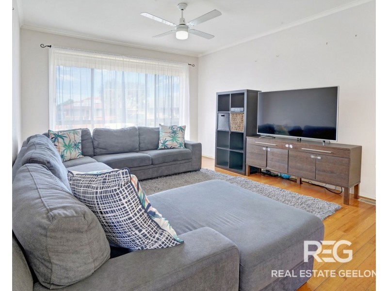 8 Higgins Court, Breakwater VIC 3219