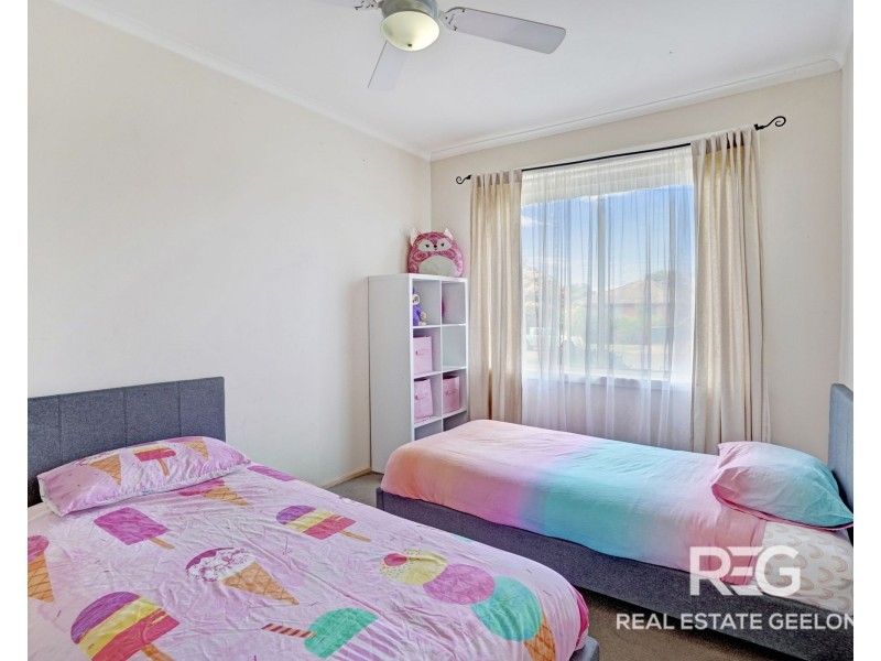 8 Higgins Court, Breakwater VIC 3219