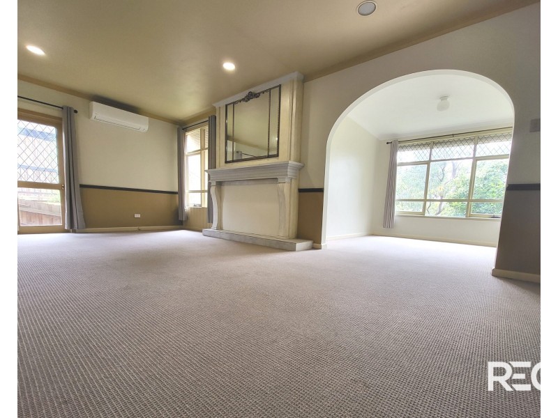 10 SANGLEN TERRACE, Belmont VIC 3216