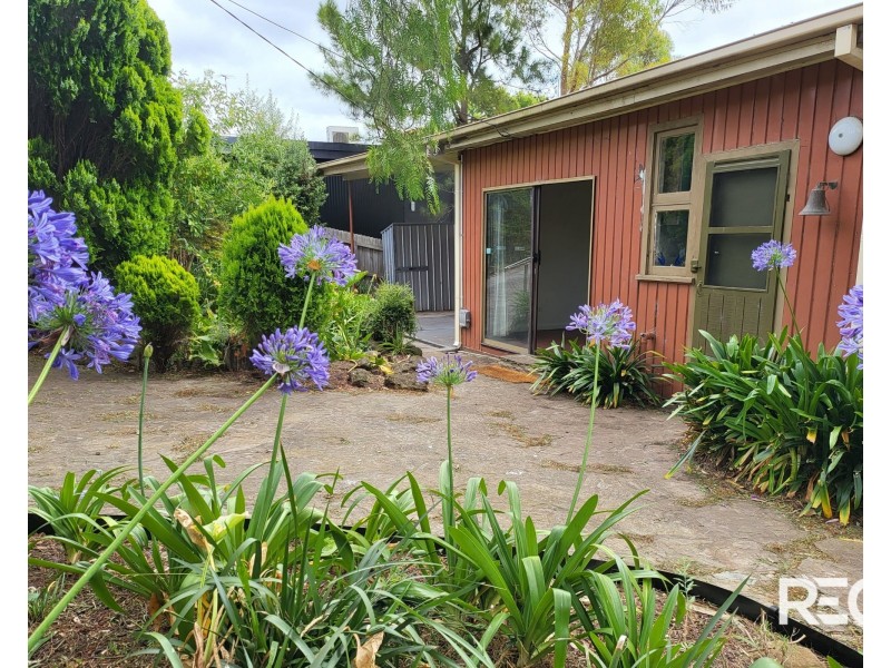 10 SANGLEN TERRACE, Belmont VIC 3216