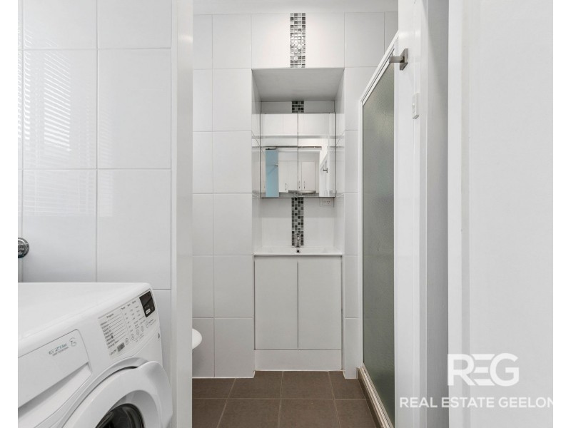 2/42 Dudley Parade, St Leonards VIC 3223