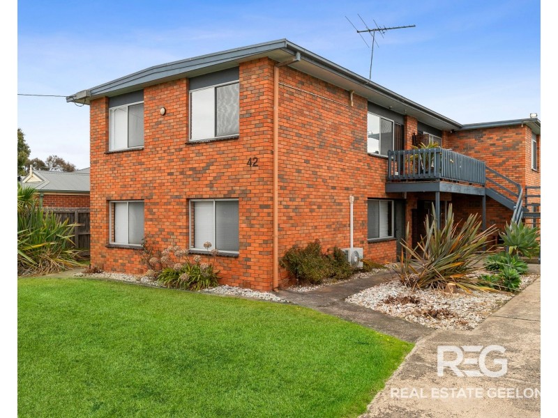 2/42 Dudley Parade, St Leonards VIC 3223