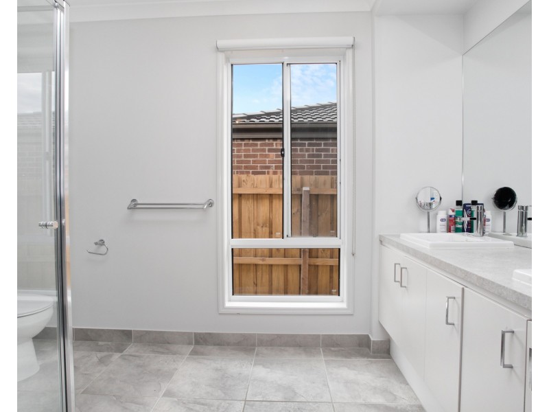 5 MUMM STREET, Waurn Ponds VIC 3216