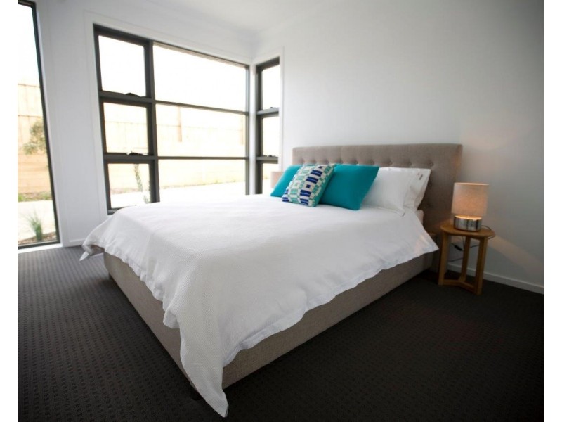 4/15 Bourbon Way, Waurn Ponds VIC 3216