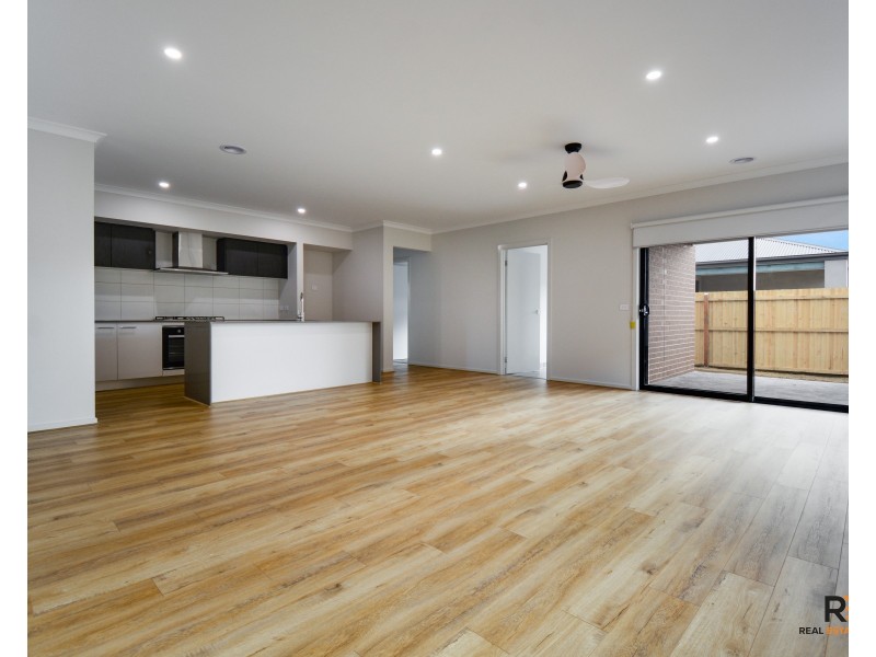 50 Forrest Green Drive, Mount Duneed VIC 3216