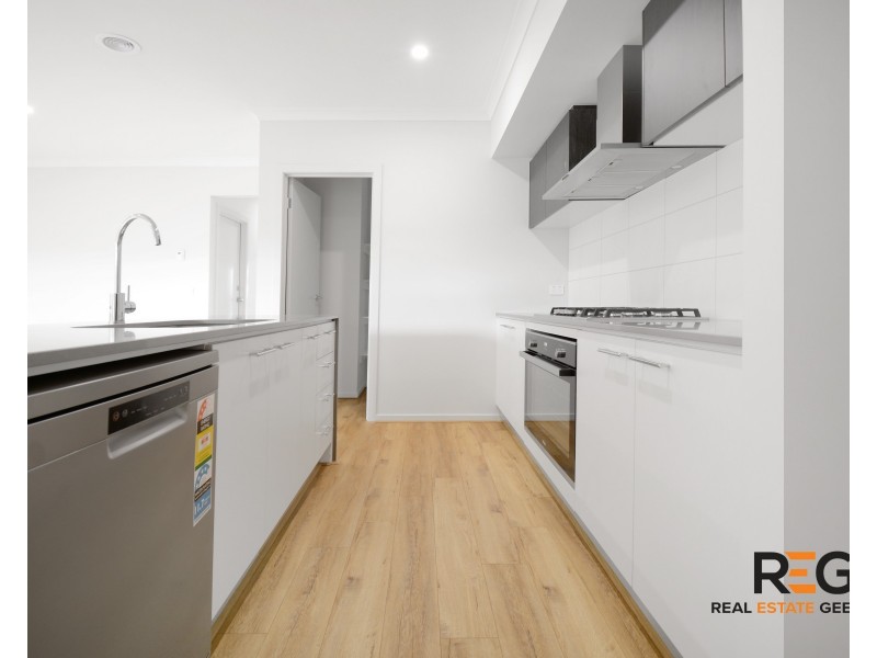 50 Forrest Green Drive, Mount Duneed VIC 3216