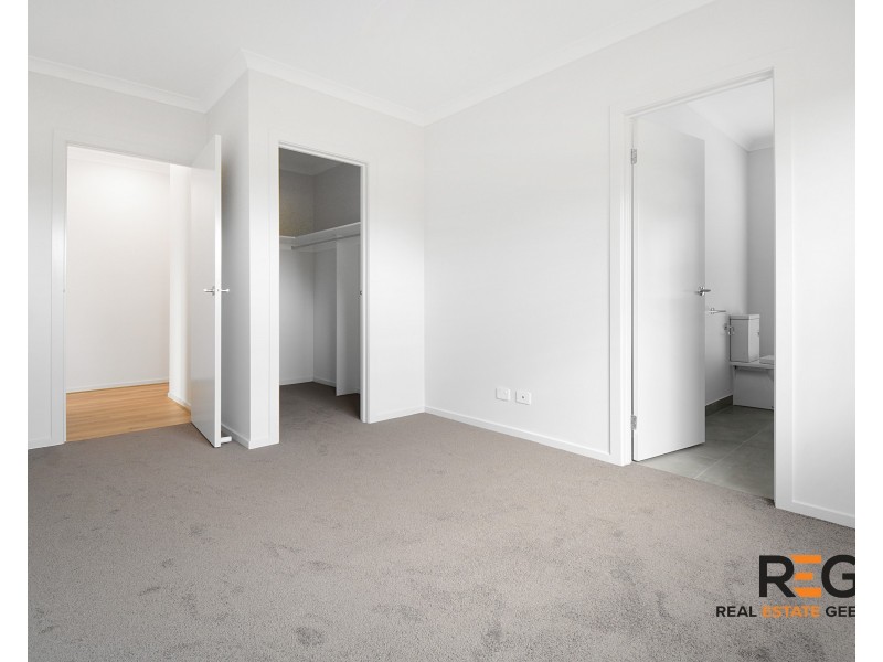 50 Forrest Green Drive, Mount Duneed VIC 3216