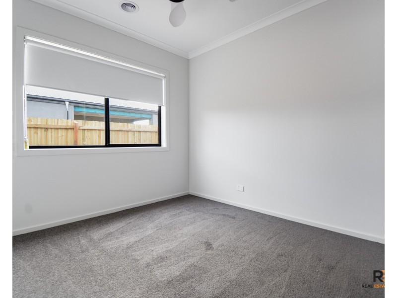 50 Forrest Green Drive, Mount Duneed VIC 3216