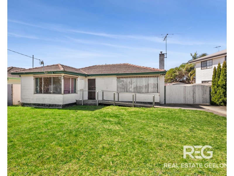 11 Carinya Avenue, Newcomb VIC 3219