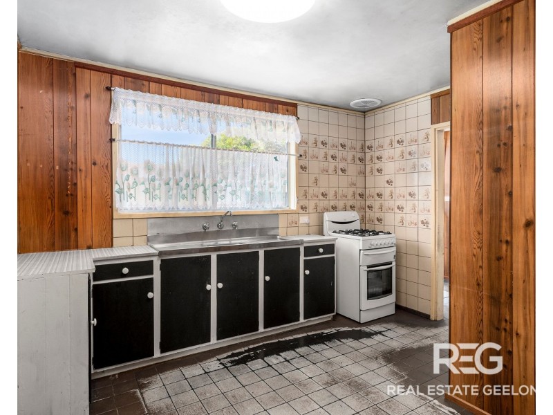 11 Carinya Avenue, Newcomb VIC 3219