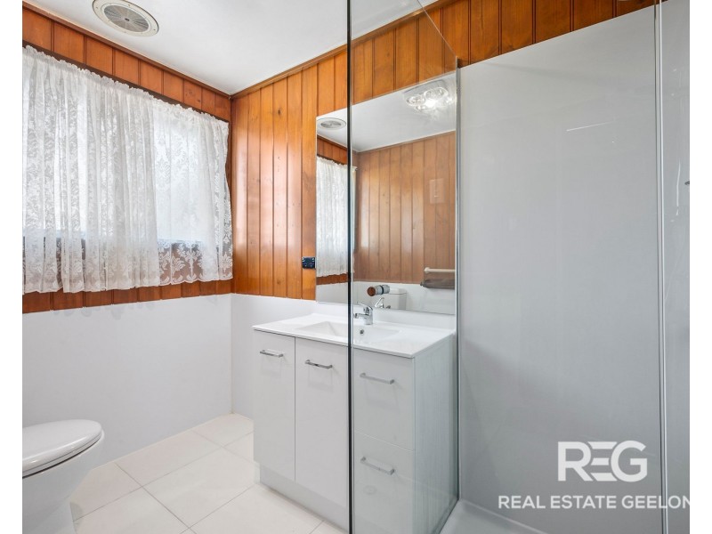 11 Carinya Avenue, Newcomb VIC 3219