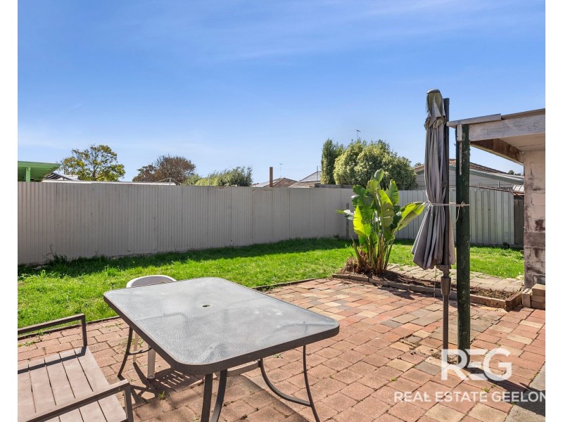 11 Carinya Avenue, Newcomb VIC 3219