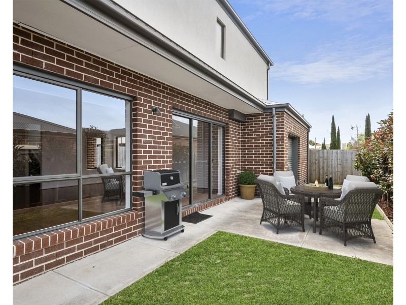 2/241 High Street, Belmont VIC 3216
