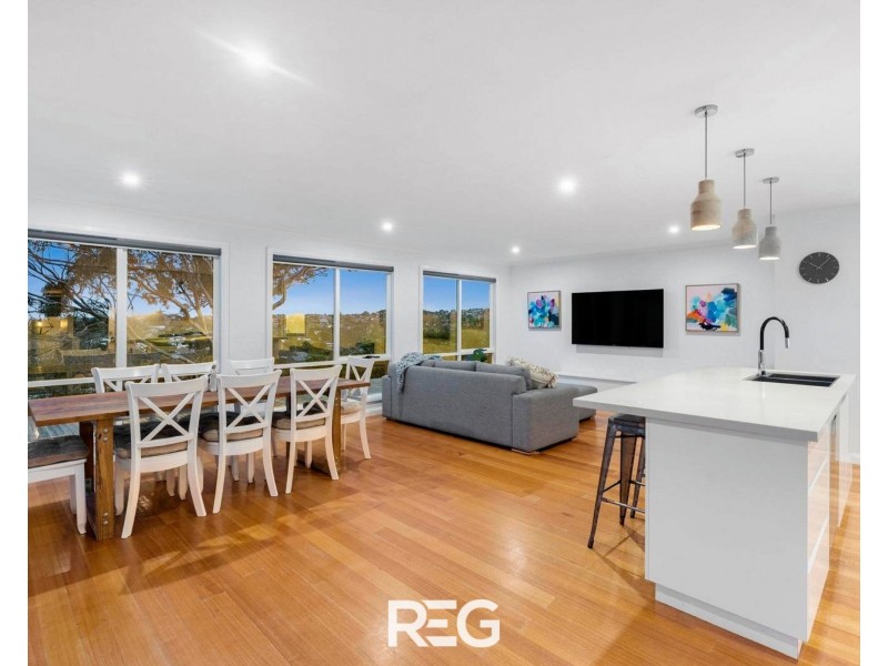 29 Reigate Road, Highton VIC 3216