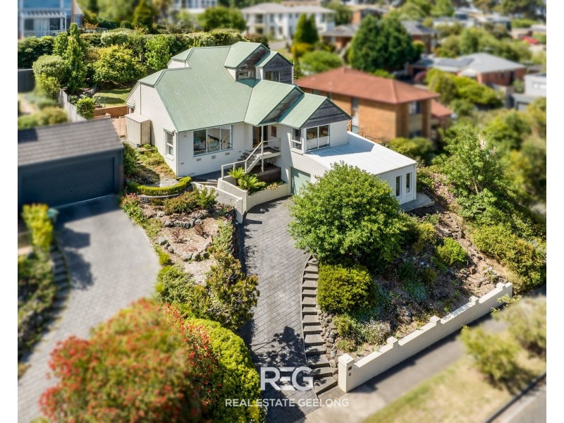 9 Lansbury Crescent, Highton VIC 3216