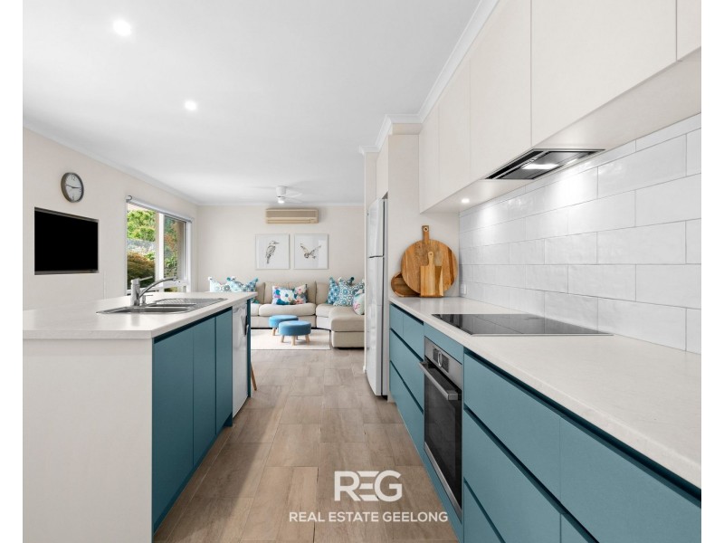 9 Lansbury Crescent, Highton VIC 3216