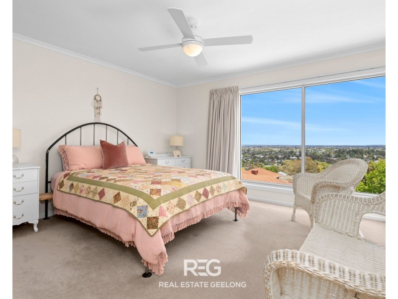 9 Lansbury Crescent, Highton VIC 3216