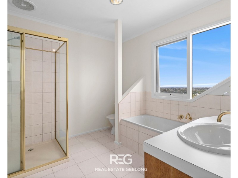 9 Lansbury Crescent, Highton VIC 3216